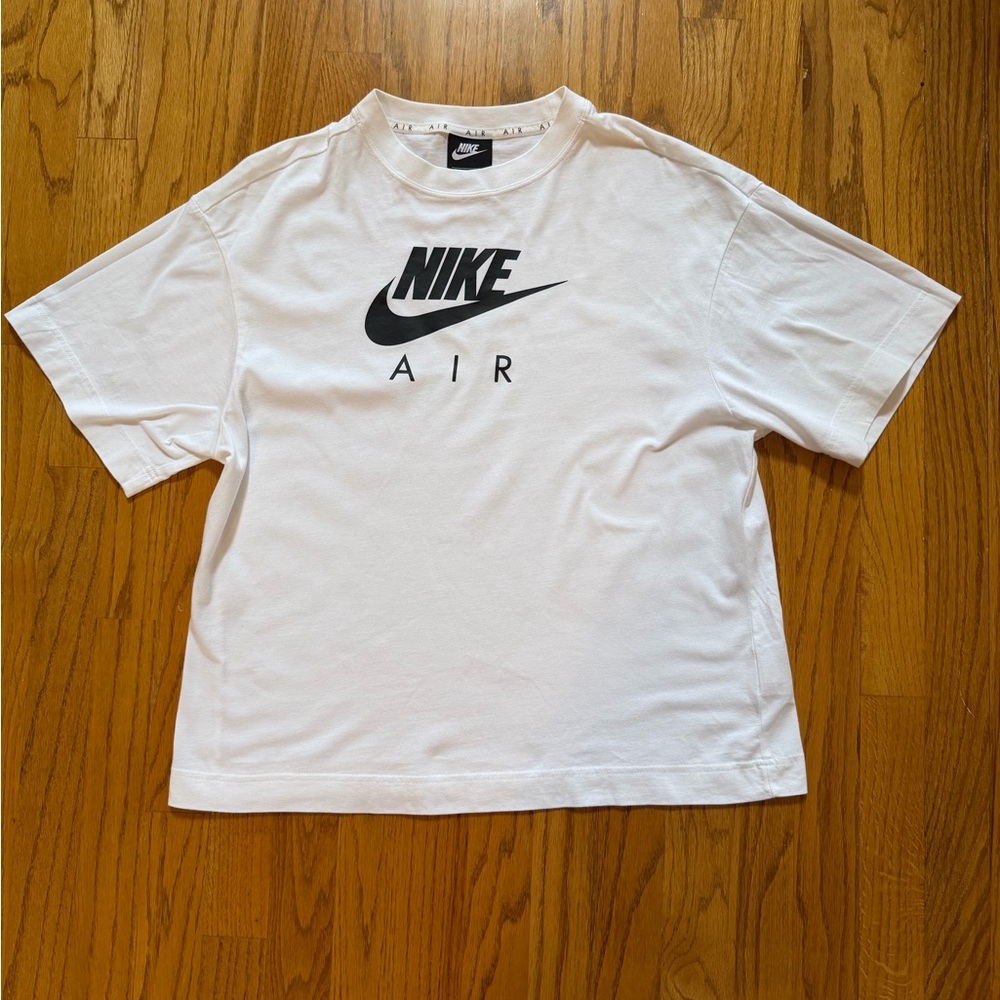 Women’s Nike White T-Shirt with Black Swoosh Tag size small